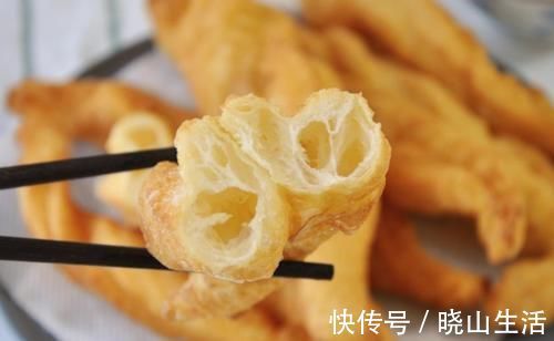 泡打粉|早餐油条自己做,早起10分钟,就能炸一锅,根根空心,还酥脆