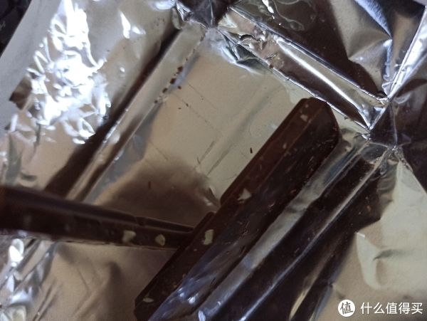 好吃的 篇二十七：来自俄罗斯的巧克力，爱莲巧榛子香草味牛奶巧克力试尝。