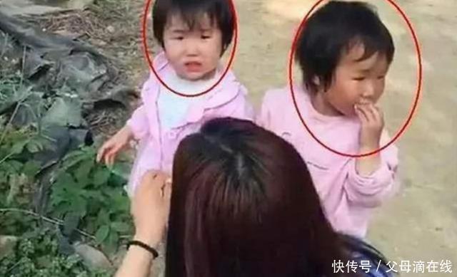 双胞胎|双胞胎女儿一个自己城里带，一个乡下奶奶带，4年后差距一目了然