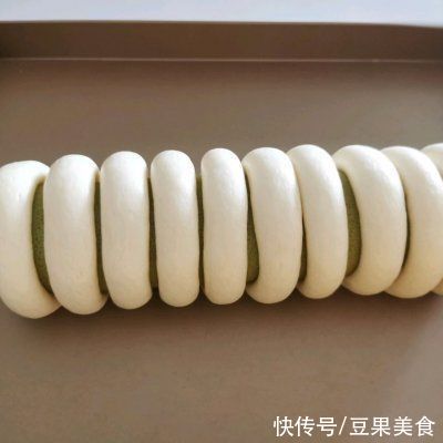 可可蛋糕卷|颜值爆表的抹茶蛋糕卷面包