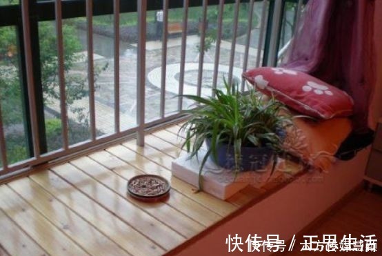 装修|聪明人装修飘窗都不贴瓷砖了，如今都用它代替，美观实用又耐用