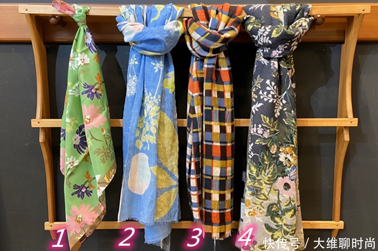 春季围巾如何戴才能有别于冬天?日网教你的方法,时髦显脸小