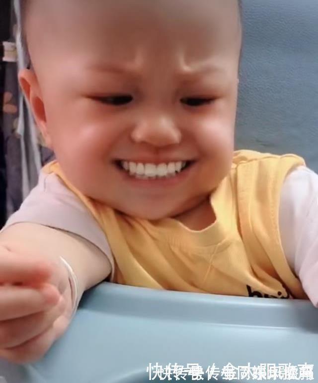 呆萌|婴儿有了牙齿是什么样的画风瞬间从呆萌变成了搞笑,太秀了