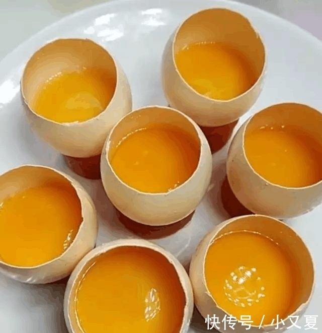 糯米加鸡蛋, 外面卖八元一个, 在家也能做, 一次吃五个还嫌不过瘾