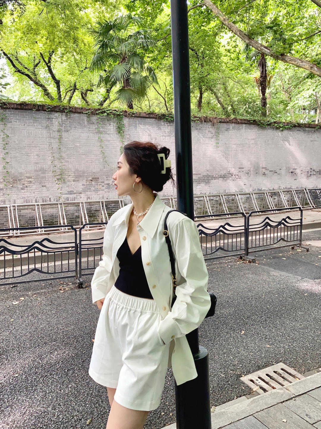 穿搭|时尚和大牌没啥关系,颜色搭配对了,依然能穿出高级感,漂亮大气