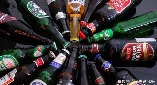 采用|玻璃瓶啤酒和易拉罐啤酒,到底有啥区别?知道后再喝啤酒不买错了
