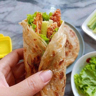 招牌|#一勺葱伴侣，成就招牌美味#十分钟快手早餐 之手抓饼