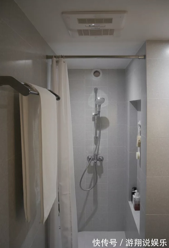 小房子|小户型要这么装，24㎡玄关秒变厨房和洗衣房，收纳翻倍方便实用！