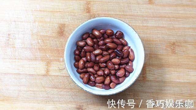 小猫|教你菠菜爽口解腻的做法，几分钟上桌，营养好吃做一大盘不够吃