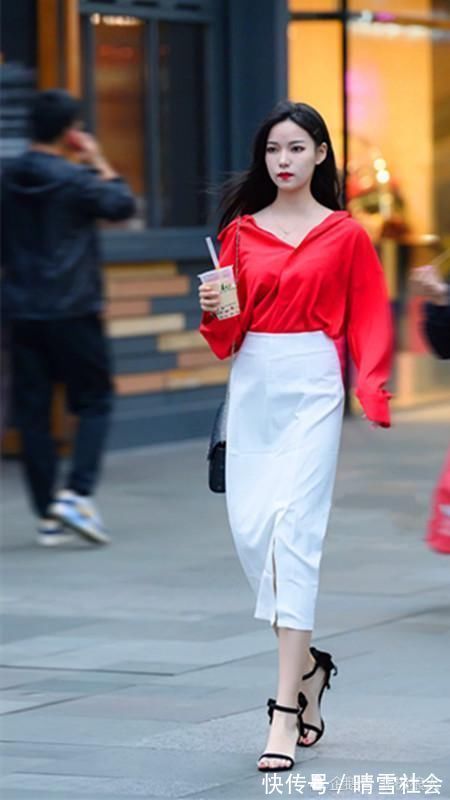 时尚 街拍高跟凉鞋带来时尚美女的不凡气质,清爽可人潮流范十足