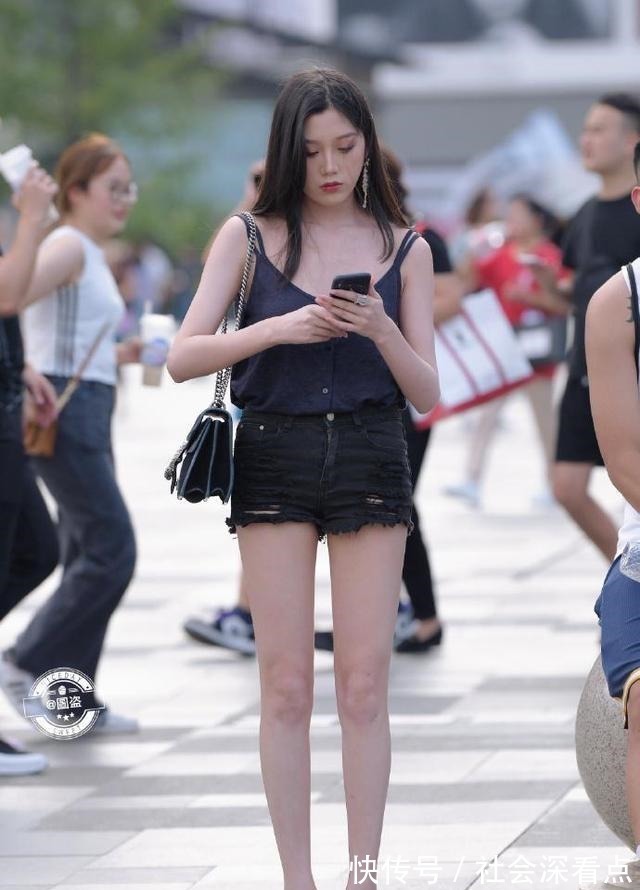 搭配 打底裤省心穿搭示范,简单个性又舒适,简约休闲!