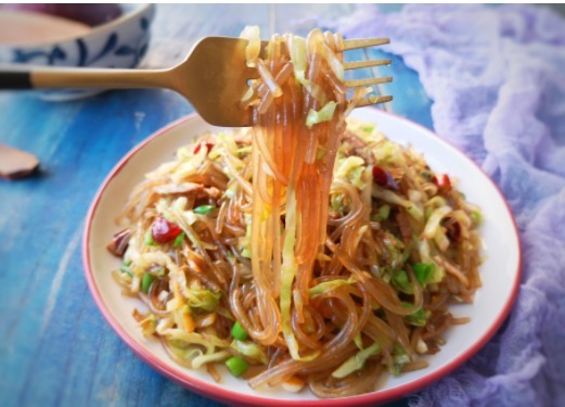 这菜味道实在香，连吃两顿都不腻，一上桌三下两下被抢光！