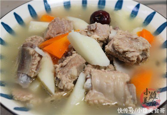 排骨不管怎么吃，切记别直接焯水，多加这2步，排骨不腥也不柴