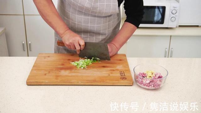 肉饼最好吃做法，外面8元一个，教你在家做，不发面，出锅抢着吃