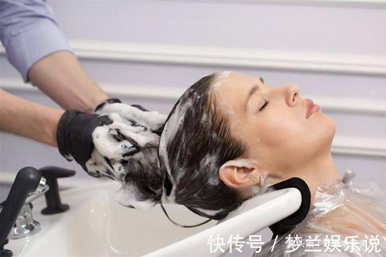 干枯|头发隔多久洗一次最好?很多人都做错了,难怪头发掉得越来越厉害
