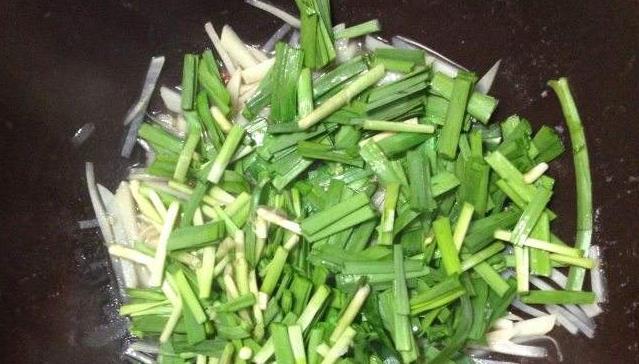  土豆加此物一起吃，下饭又美味，排出体内垃圾，清肠瘦身又细腰