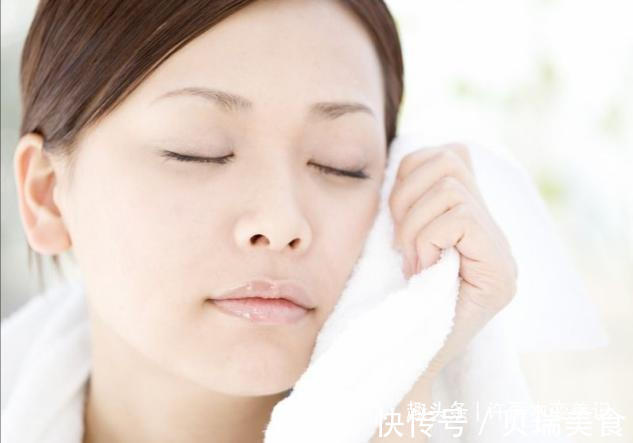 毛巾|女人不管奔几,洗脸后要懂得“3不要”,不然再贵护肤品也白用