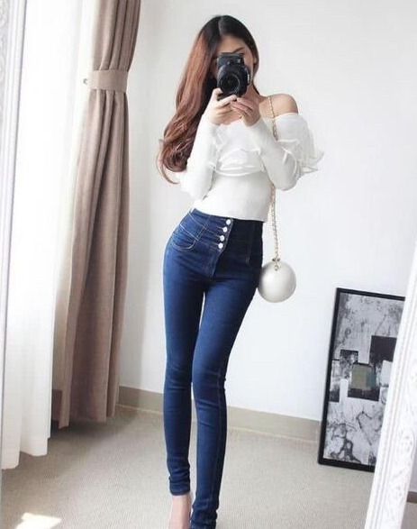  小姐姐|街拍青春靓丽的打底裤小姐姐，散发独特魅力，女神范十足！