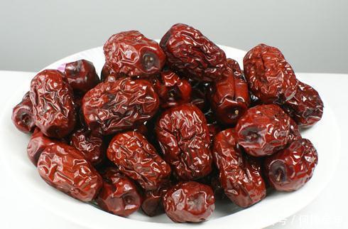 补血|女人吃红枣可以补血养颜,但是医生表示红枣不能和它一起吃
