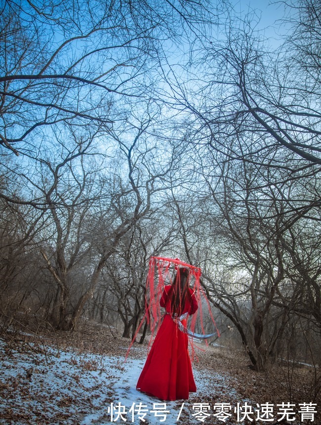 天官赐福Cos这个花城婚服绝了！网友是羡慕不来的身高和颜值