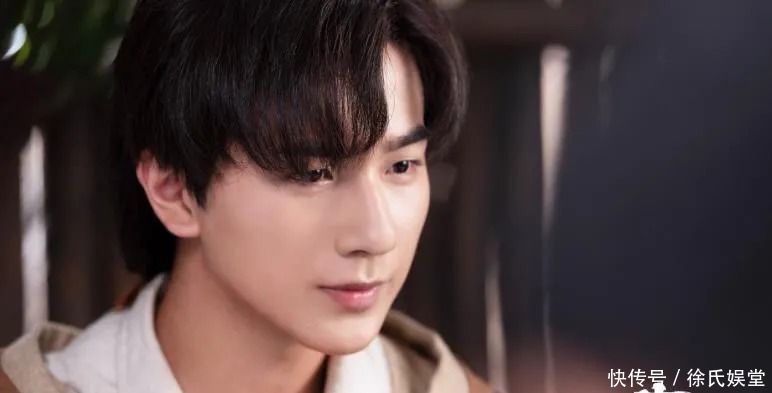 变形|他因参加《变形计》出道,之后资源一路好走,如今因成毅而走红