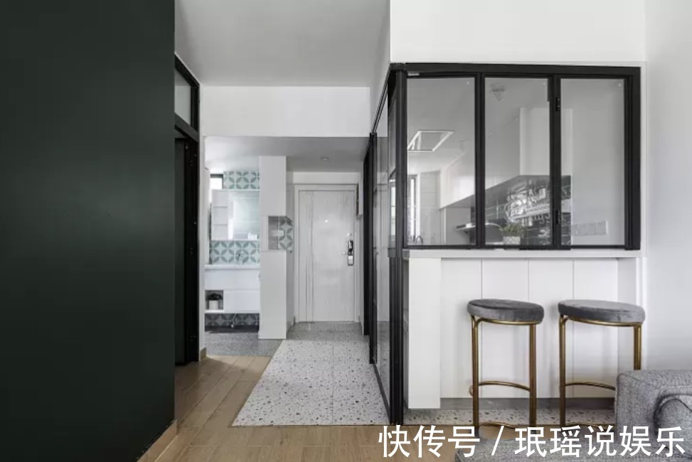 油烟机|厨房别再做“开放式”了，学她这么装！全屋颜值、实用性瞬间提升