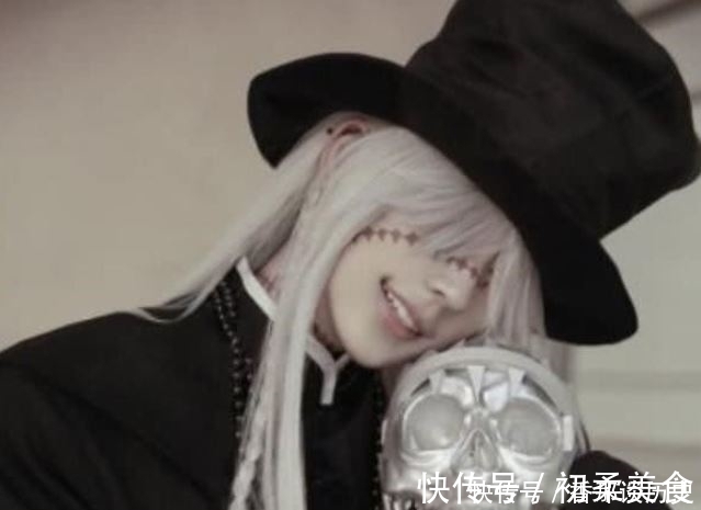 coser|熊祁cos黑执事葬仪屋，摘下帽子撩起刘海瞬间，请接受颜值暴击！