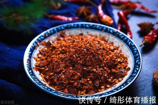 辣椒|怎样做辣椒油更地道？记住“1炕3泼1焖”，油色红亮，辣而不燥