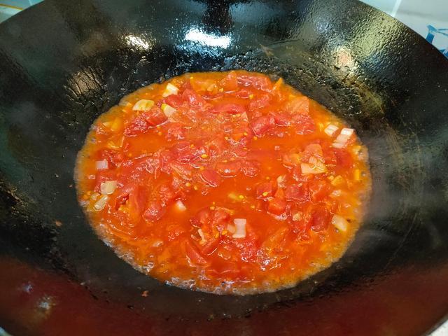 二伏吃面条,就馋一碗面,从小吃到大都不腻,汤浓味香真解馋