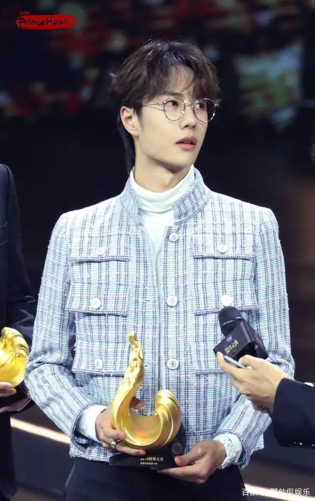 王一博连续三天营业，一场直播，一场舞台秀，一场盛典活动