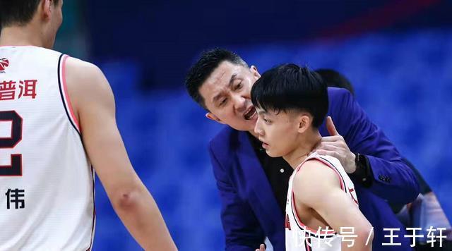 宏远|狂轰30分8助攻!徐杰成广东宏远惨败最大惊喜,朱总该签汤杰了