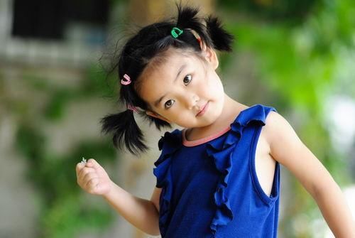 女孩脸上有这5种“美人线”，小时候再丑也不怕，女大定会十八变