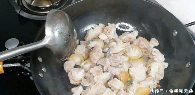 黄豆|猪蹄怎样炖又香又好喝教你这3招,猪蹄肥而不腻,软烂又入味