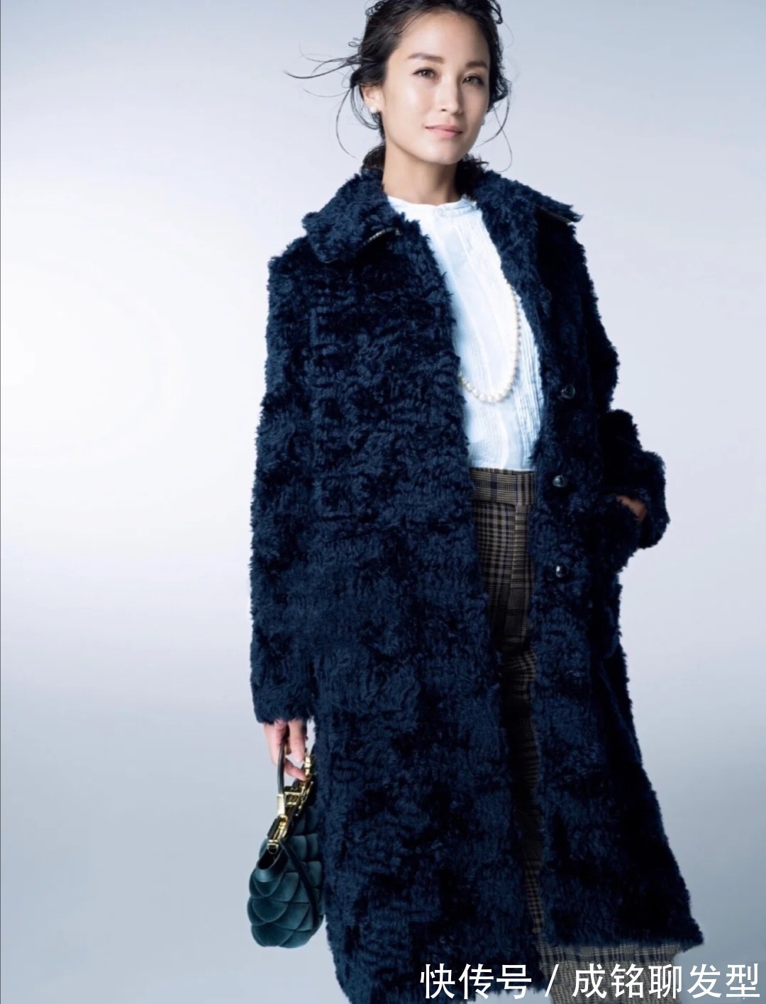 配饰 四五十岁的女人,建议学学这位日本博主的穿搭!端庄典雅又有魅力