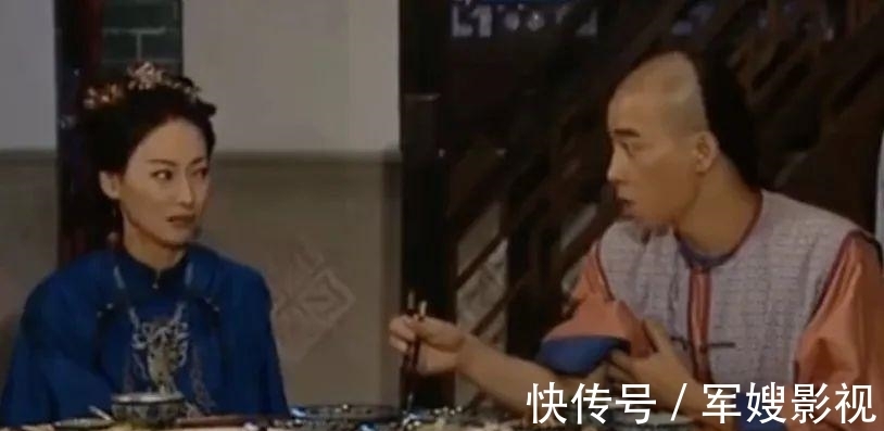 61歲惠英紅現身綜藝《大灣仔之夜》,14年后與陳小春再續母子緣