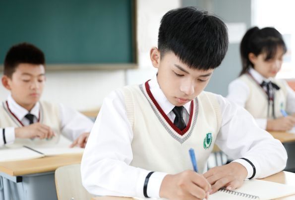 积食|7岁男童身高145cm,儿科专家提醒:这4点许多家长可以学习