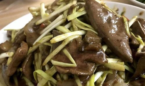 不宜食用|高血压要远离3大美食，吃了就是没病找病，要忌口