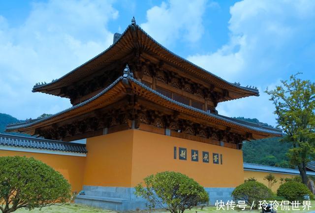 浙江一5A寺庙，距今1700多年，藏有一座高33米的“露天弥勒佛”