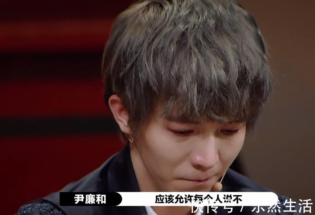 爾冬升手撕郭敬明之后,在場評委紛紛發(fā)表感言,畫面極度虛偽