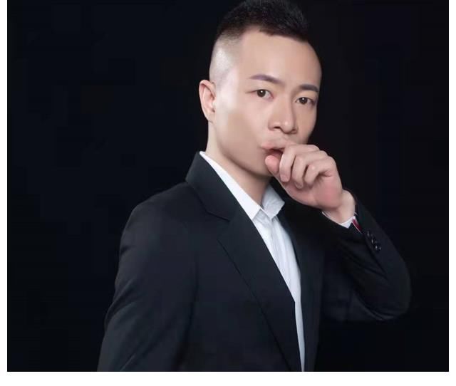 拿《难念的经》开嗓 何文杰无愧陌陌粤语歌王