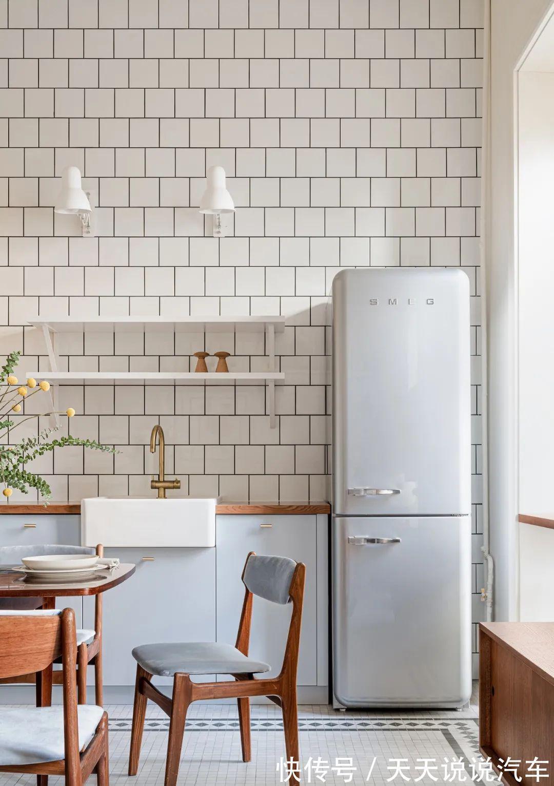 石膏线|57㎡极简,石膏线和复古家具,增加高级感;粉色卫浴间,太好看了