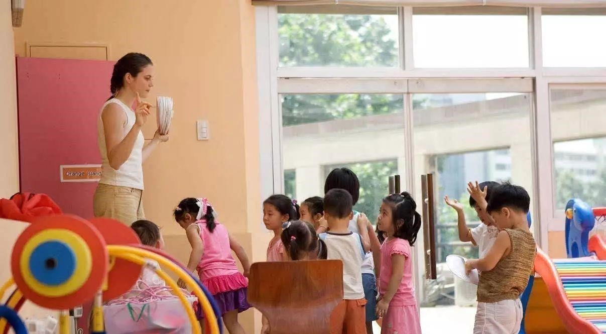 宝妈|幼儿园大多推行“无性别厕所”,三个理由很充分,却难以说服父母