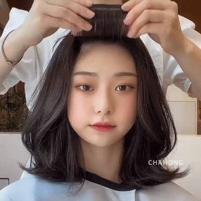 小姐姐 不是你脸大，是你发型没选对！学会这三个攻略，发型时尚还显脸小