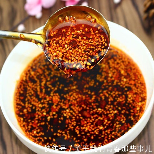 炸辣椒油,直接泼热油是大错!牢记5个技巧,红亮诱人,又香又辣