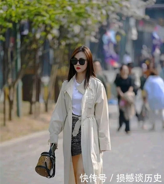 白皙|街拍成熟气质的美女,肌肤白皙容颜娇美