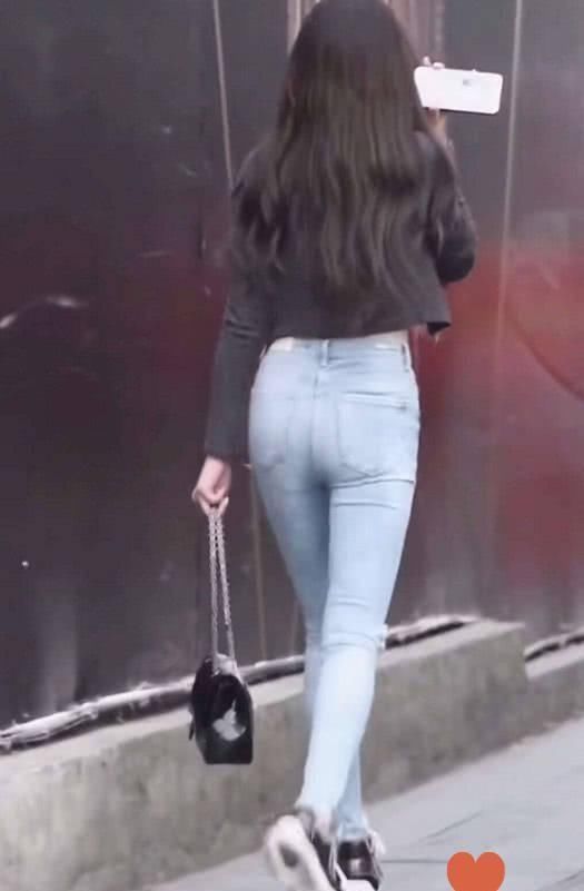 阔腿裤已经凉凉了,最近流行这款“豆腐裤”