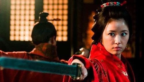 得宠|两位妙龄女子入宫得宠,太上皇一死,皇帝立即将她们赐死