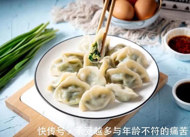 调饺子馅时,放酱油就是大错特错,如此做,饺子又香又好吃!