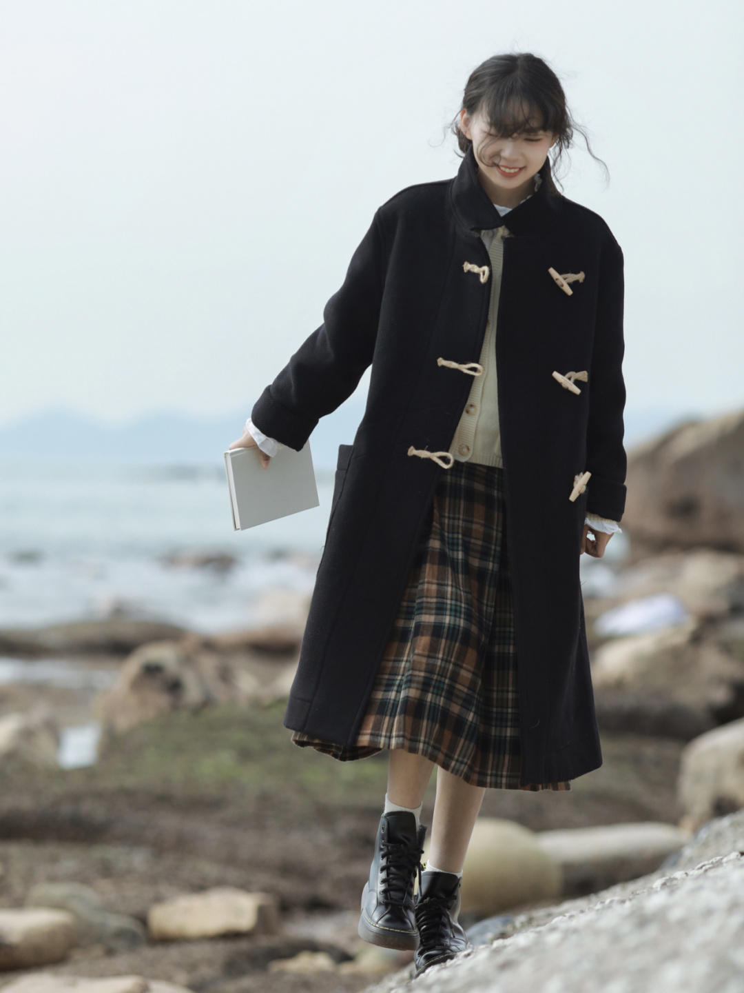 个子|小个子女孩快冲!今冬穿一条格纹裙就够了,养眼减龄还耐看