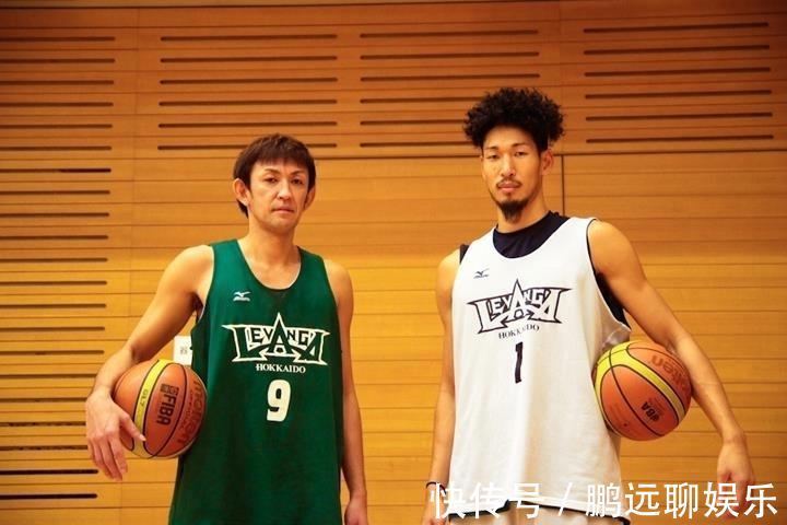 日籃|日籃B1聯(lián)賽直播:北海道風(fēng)神VS三遠(yuǎn)新鳳凰分析前瞻 雙方隊(duì)長(zhǎng)交流